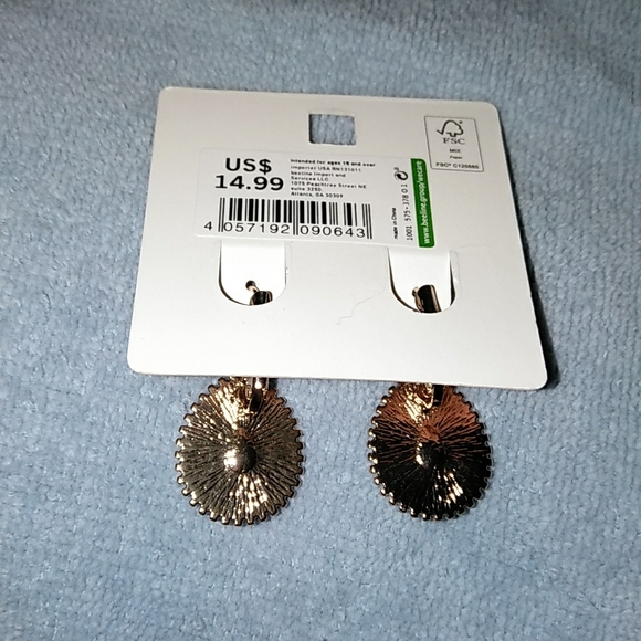 Oval Cabochon Pierced Earrings - Picture 4 of 5